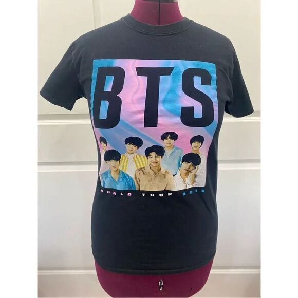 BTS 2019 World Tour Tee Size Small - Picture 1 of 6